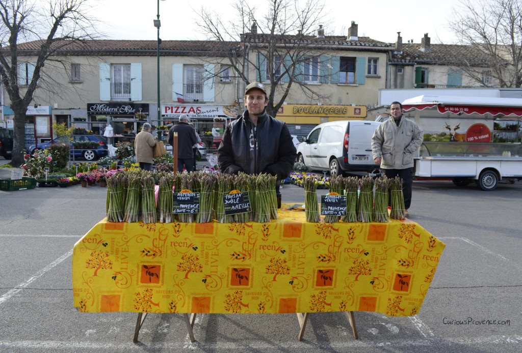 Asparagus Vendor Sénas Market