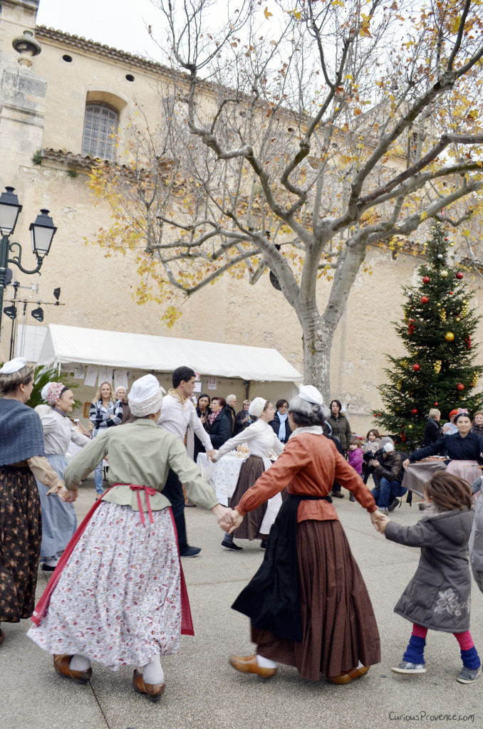 traditional dancing provence 