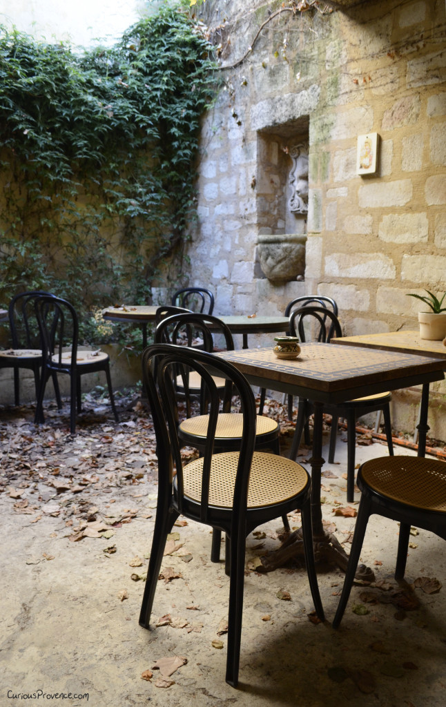 camili books & tea terrace