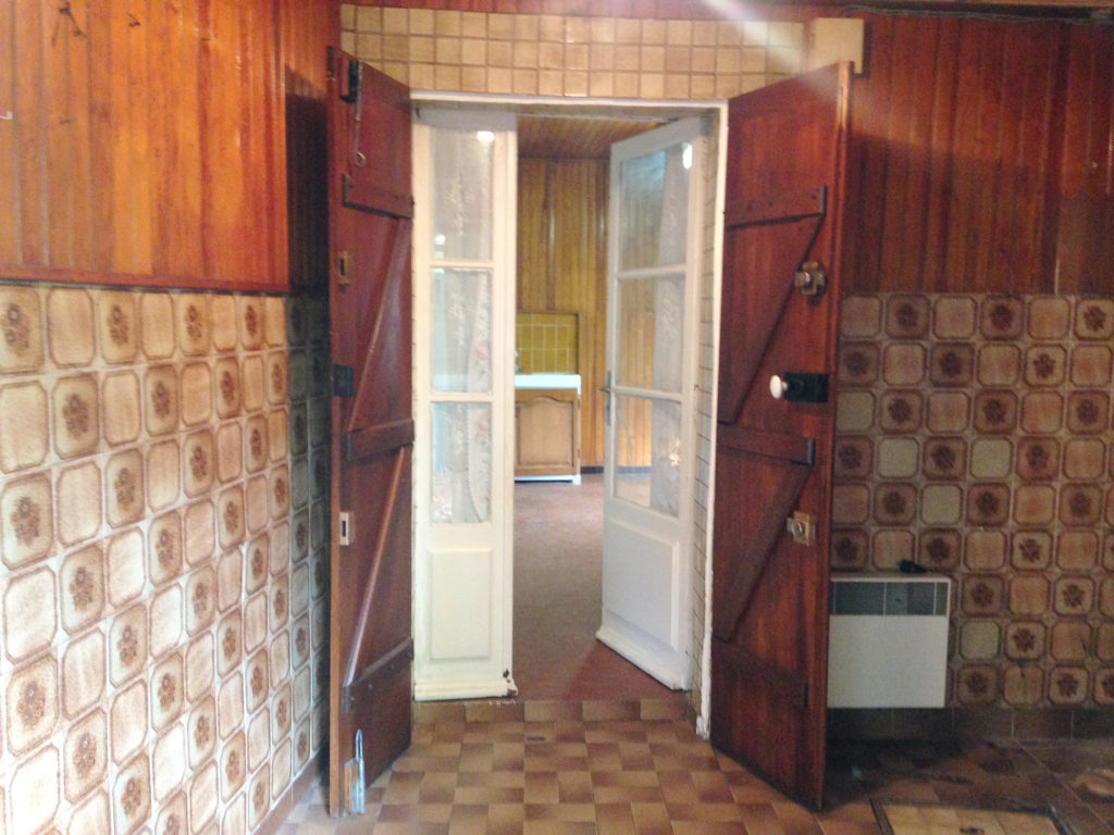 kitchen before reno