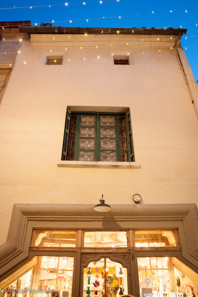 st remy christmas curious provence