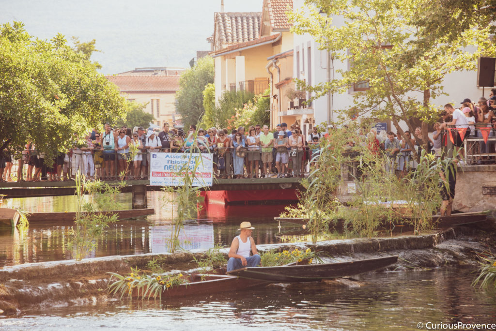 marche flottant isle sur la sorgue