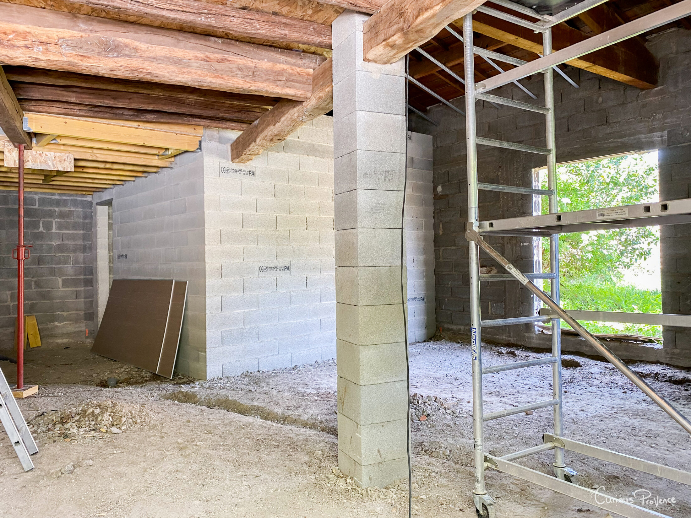 barn renovation provence france