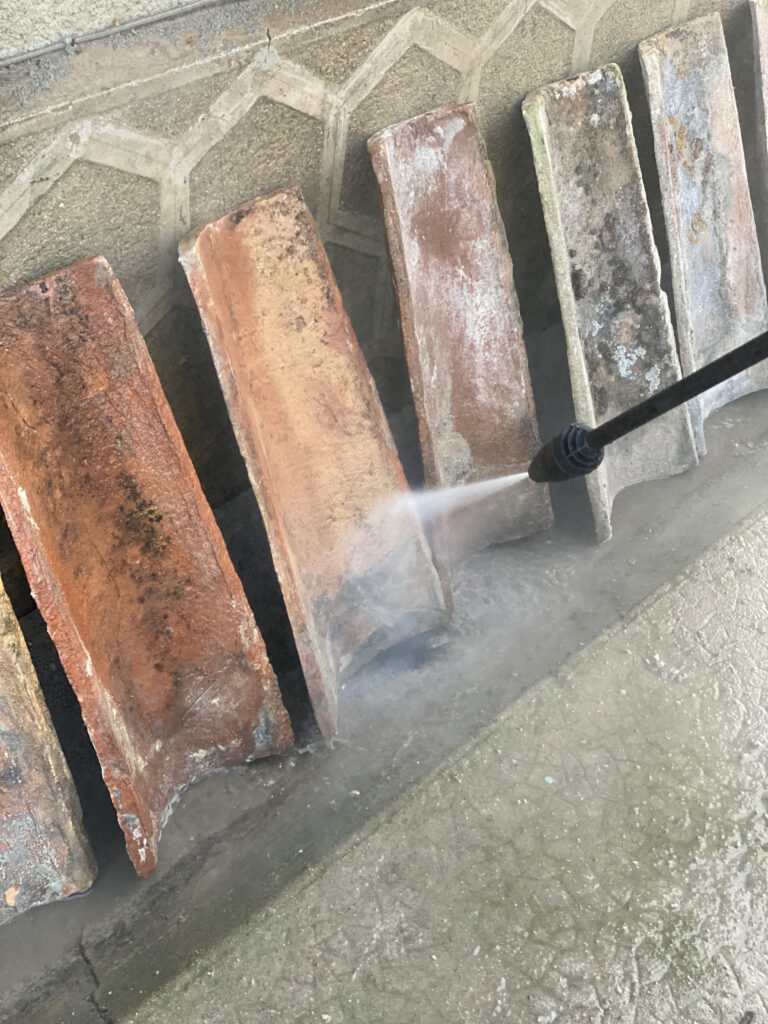 cleaning antique roof tiles provence